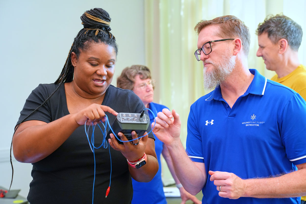 Dr. Bart Vermilya demonstrating Pantheon E-Stim usage